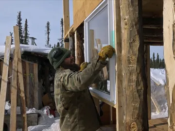 Morgan construye su cabaña Morgan construye su cabaña