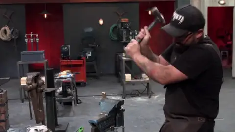 Daniel se pasa de fuerza y comete un error que le puede costar la final de Forjado a Fuego Edición Internacional Daniel se pasa de fuerza y comete un error que le puede costar la final de Forjado a Fuego Edición Internacional