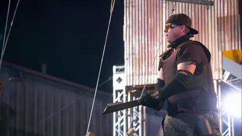 Zeke y su recorrido final Forjado a Fuego: Cuchillo o muerte