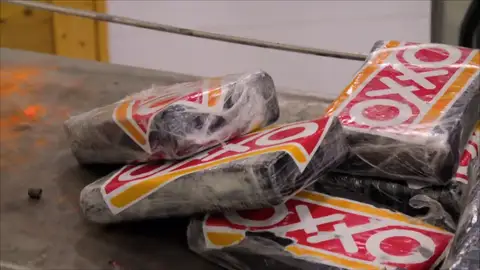 Hallados varios fardos de coca en el interior de un coche Hallados varios fardos de coca en el interior de un coche