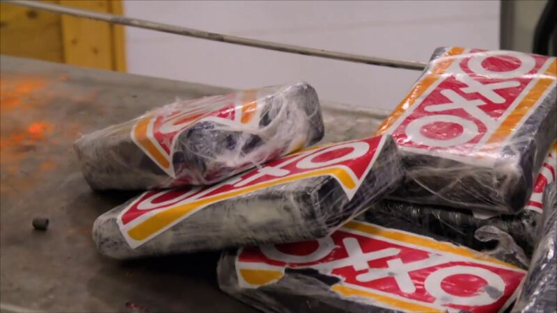 Hallados varios fardos de coca en el interior de un coche