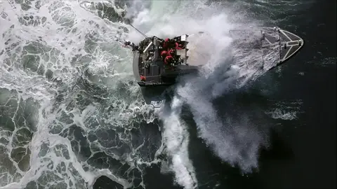 Las 'olas vagabundas' Cazadores de langostas