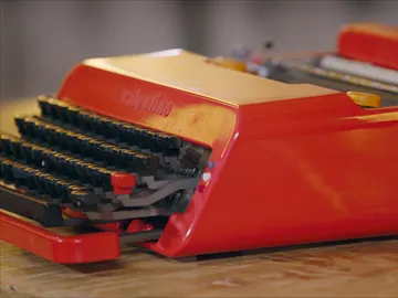 Máquina de escribir de color rojo Máquina de escribir de color rojo