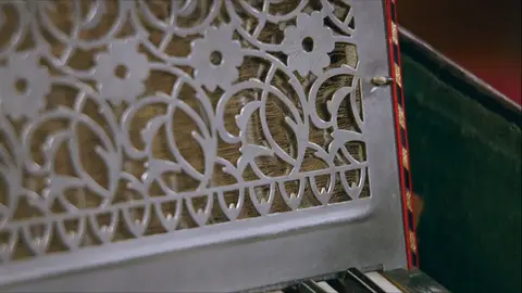 Acordeón antiguo El salón de las subastas