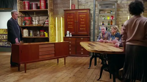 "Este es el mejor mueble que se vende ahora" "Este es el mejor mueble que se vende ahora"