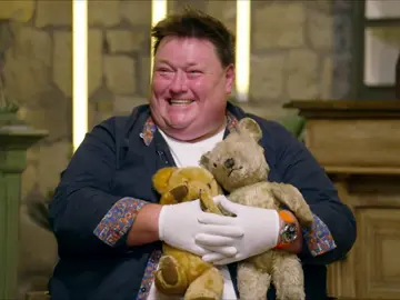Adrian se derrite al ver estos ositos de peluche Adrian se derrite al ver estos ositos de peluche