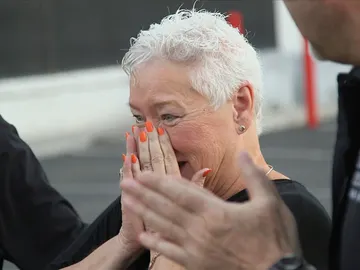 Sorprendida con su Corvette Sorprendida con su Corvette