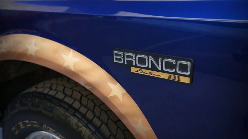 Un Ford Bronco convertido en homenaje a Estados Unidos y a su ejército