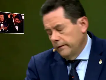 "Pantomima...¡otra pantomima!" "Pantomima...¡otra pantomima!"