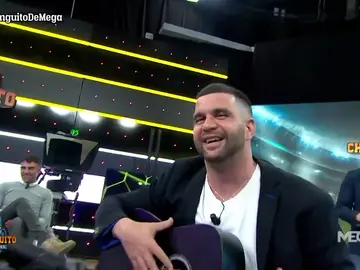 ¡José Álvarez nos canta en directo! ¡José Álvarez nos canta en directo!