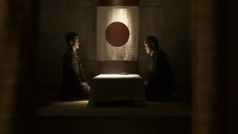 Los bombarderos Kamikazes Tanto el ejército de Hitler como la Armada Imperial Japonesa, utilizaron los terroríficos escuadrones suicidas para luchar contra el ejército americano.