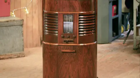 Un gramófono por restaurar La tienda de las restauraciones