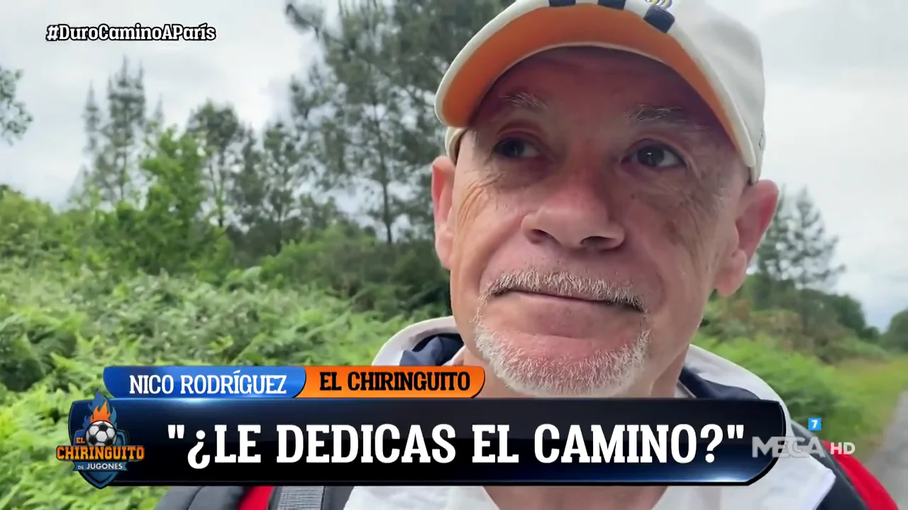 Alfredo Duro se emociona felicitando a su padre Alfredo Duro se emociona felicitando a su padre