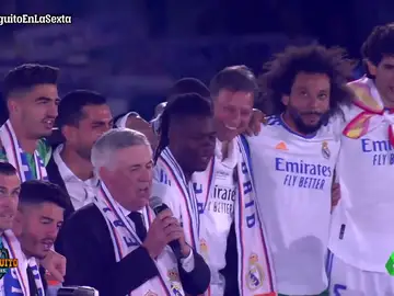 ¡Ancelotti canta el himno de la Décima!