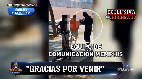 La imagen de Memphis Depay grabando su despedida con el Barça La imagen de Memphis Depay grabando su despedida con el Barça