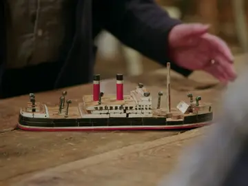 Un puzzle en forma de barco nunca fue terminado Un puzzle en forma de barco nunca fue terminado