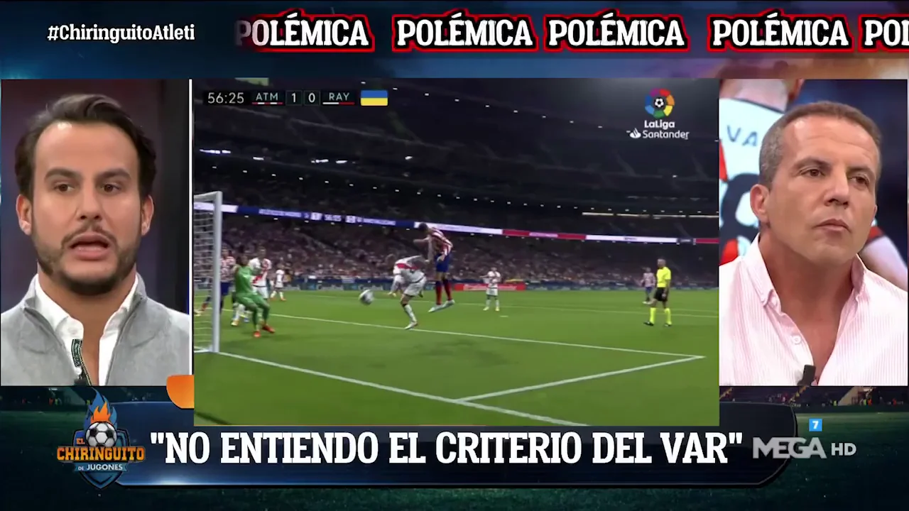 Juanfe contradice a Morata en el posible penalti Juanfe contradice a Morata en el posible penalti