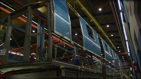 Así es el proceso de construcción de un vagón de metro de la línea de Nueva York Así es el proceso de construcción de un vagón de metro de la línea de Nueva York