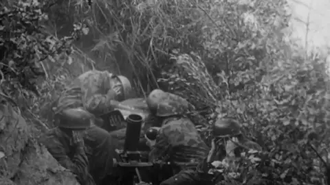 James Holland explora la sección de un frente al sur de Italia, para entender cómo pudieron convertir los nazis al país en una inmensa fortaleza James Holland explora la sección de un frente al sur de Italia, para entender cómo pudieron convertir los nazis al país en una inmensa fortaleza