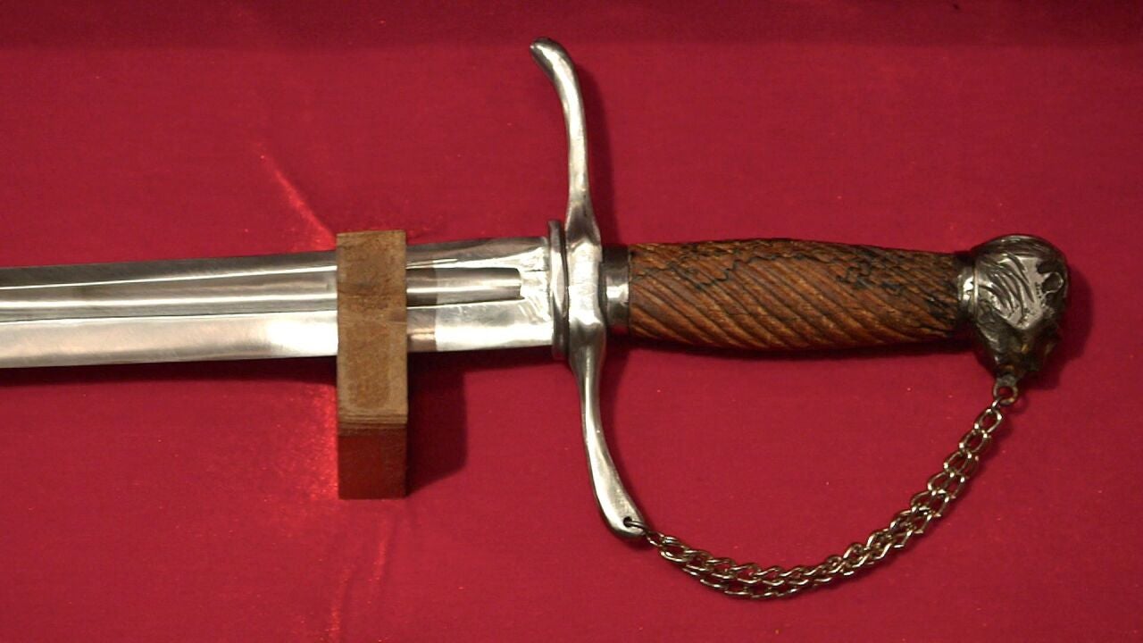 La espada más legendaria de George Washington, uno de los padres de los  Estados Unidos, image size:1280x720