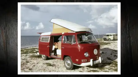 Intentando hacerse con esta mítica furgoneta Cazatesoros