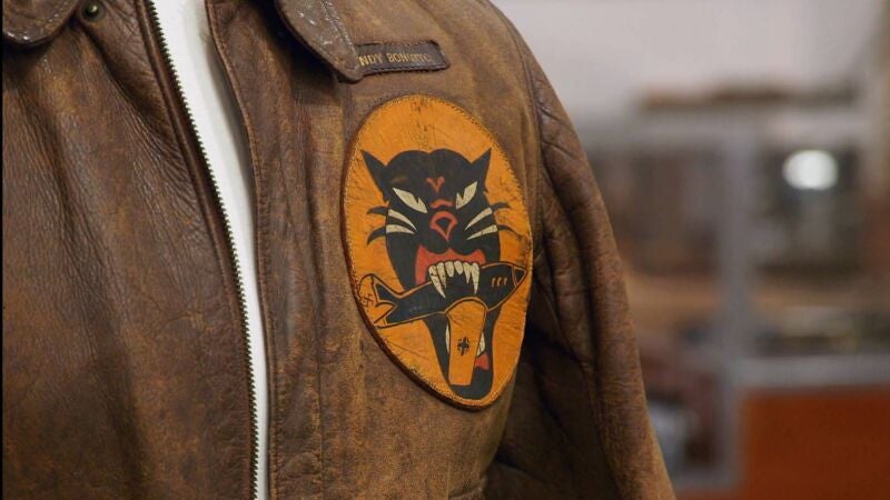 Corey está dispuesto a ofrecer más dinero por una chaqueta de Pioneer Mustang de la Segunda Guerra Mundial 