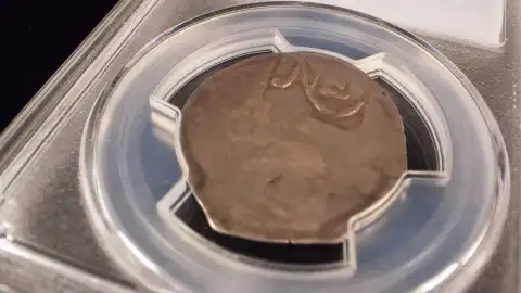 Un chelín de Nueva Inglaterra de 1652 Mega