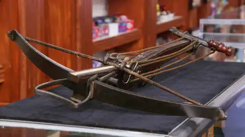 Ballesta de mediados del siglo XVIII Ballesta de mediados del siglo XVIII