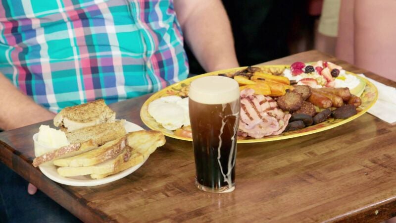 El desayuno irlandés Guinness de 2 kilos que debe comerse Webb