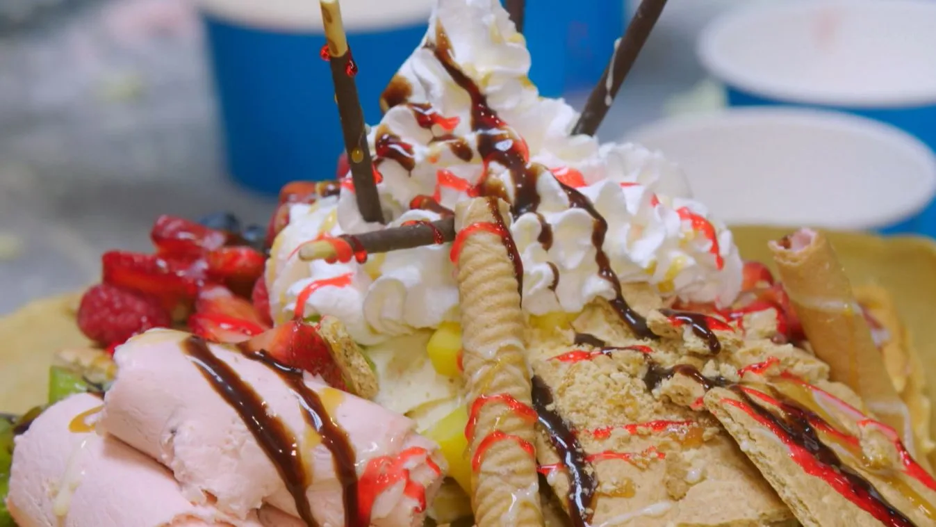 La santa crepe, un helado de locos Crónicas carnívoras