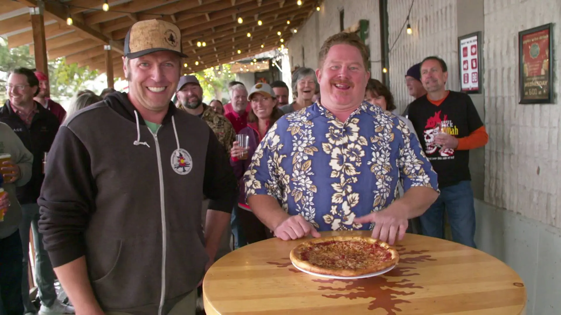 Webb acepta el desaf&iacute;o Ghost Face: devorar una pizza de 25 cm en tiempo r&eacute;c