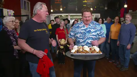 Webb acepta el reto Chiflado de devorar dos kilos de torrijas Webb acepta el reto Chiflado de devorar dos kilos de torrijas