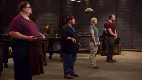 Los herreros se enfrentan al desafío de forjar el cuchillo carnicero San Mai Los herreros se enfrentan al desafío de forjar el cuchillo carnicero San Mai