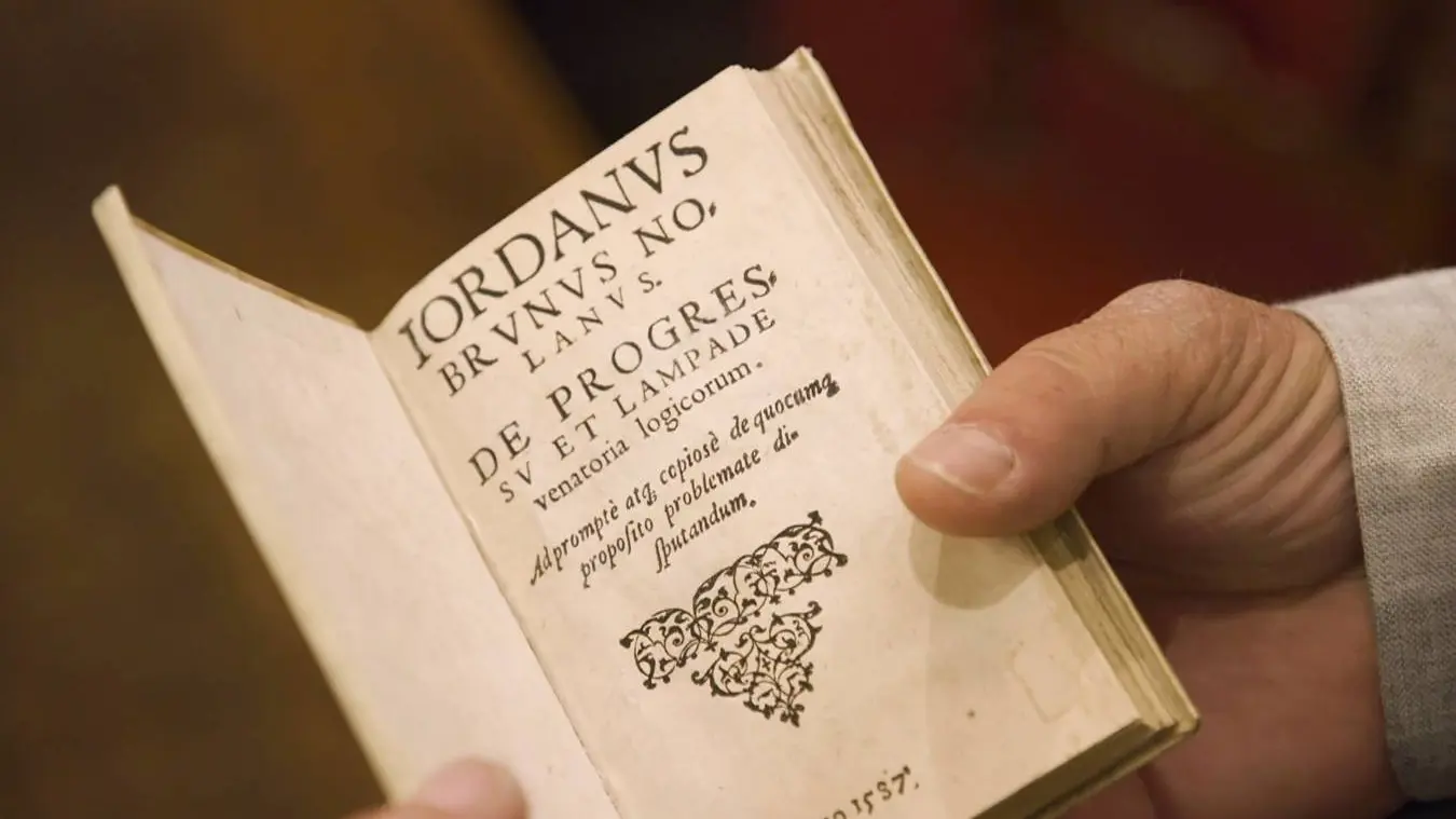 Rick viaja hasta Roma y allí encuentra una obra original de Giordano Bruno que intenta comprar Rick viaja hasta Roma y allí encuentra una obra original de Giordano Bruno que intenta comprar