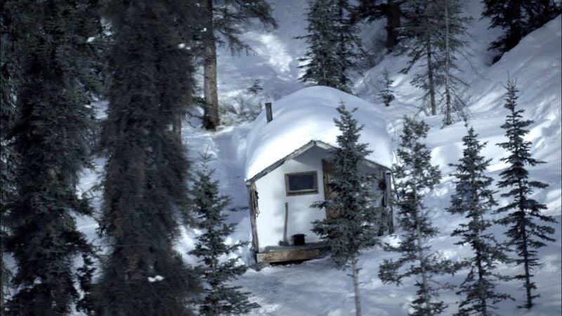 Glenn busca un plan alternativo por si se ve atacado por los osos