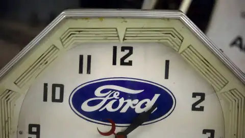 Reloj publicitario Cazatesoros