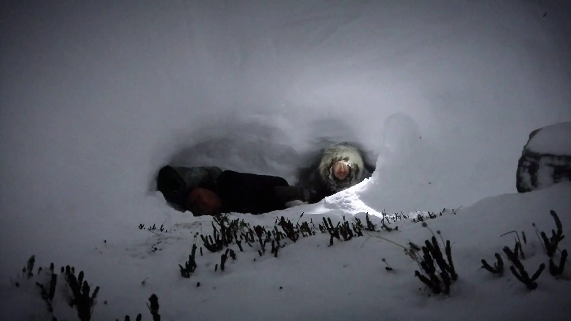 Así es como Glenn Villenueve construye su primera cueva de hielo Así es como Glenn Villenueve construye su primera cueva de hielo