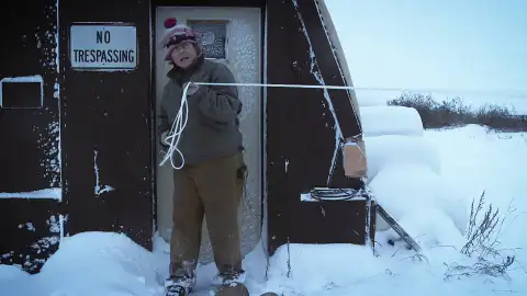 Sue Aikens se enfrenta una feroz tormenta en Kavik: monta un sistema de cuerdas para sobrevivir al implacable invierno Sue Aikens se enfrenta una feroz tormenta en Kavik: monta un sistema de cuerdas para sobrevivir al implacable invierno