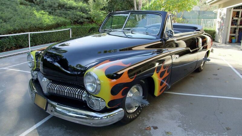 Rick hace una oferta por el coche que condujo John Travolta en la película Grease
