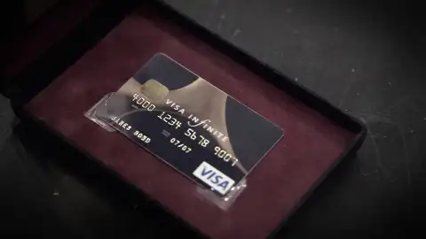 Tarjeta de James Bond La casa de empeños