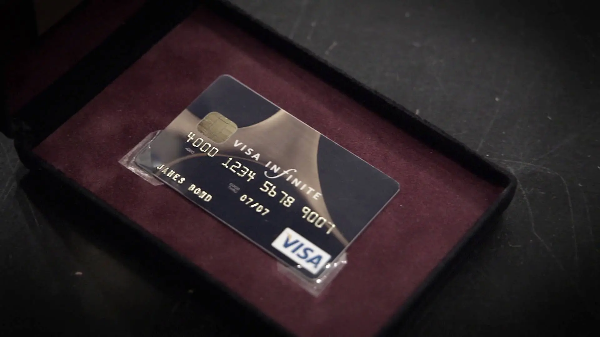 Tarjeta de James Bond La casa de empeños