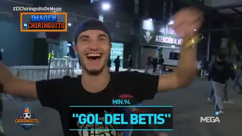 Un aficionado del Betis se va antes del campo y... Un aficionado del Betis se va antes del campo y...