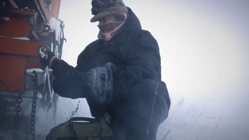 El sencillo y original método de Sue Atkins para moverse por el campamento durante una tormenta invernal