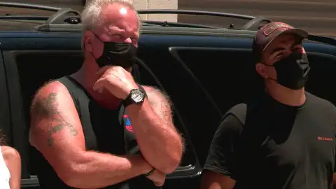 Darrel cae en la trampa de Dusty y termina pagando más dinero de lo que pensaba por un trastero Darrel cae en la trampa de Dusty y termina pagando más dinero de lo que pensaba por un trastero