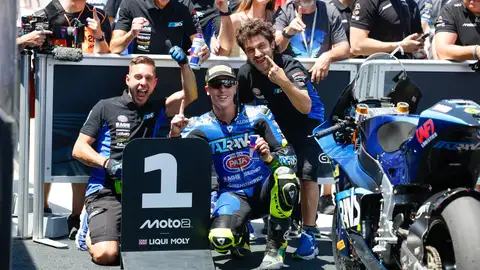 Diogo Moreira tras firmar la 'pole' en MotorLand Diogo Moreira tras firmar la 'pole' en MotorLand