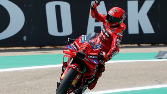 Marc M&aacute;rquez, tras firmar su 99 'pole position'.