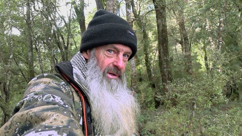 ¿Qué papel usan los concursantes tras ir al baño en medio del bosque en Aislados Australia?