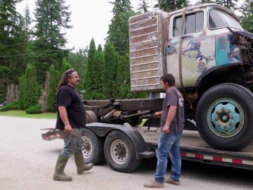 Shoaf apuesta por una joya &uacute;nica de Ford: el C-800 de 1956 con limpiaparabrisas panor&aacute;mico