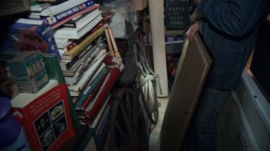 Una 'rompehuesos' de 1869 y dos libros &uacute;nicos de bicicletas: la &uacute;ltima adquisici&oacute;n de Mike Wolfe