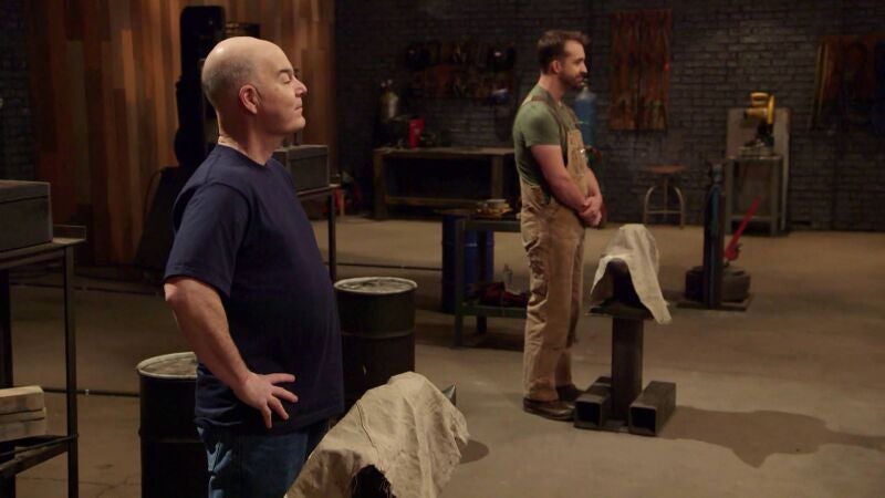 Los herreros tienen que hacer dos hojas en un mismo reto